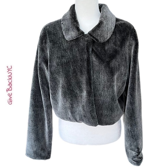 FU DA Jackets & Blazers - VINTAGE FU DA Faux fur Cape Bolero like Coat in Gray Size M